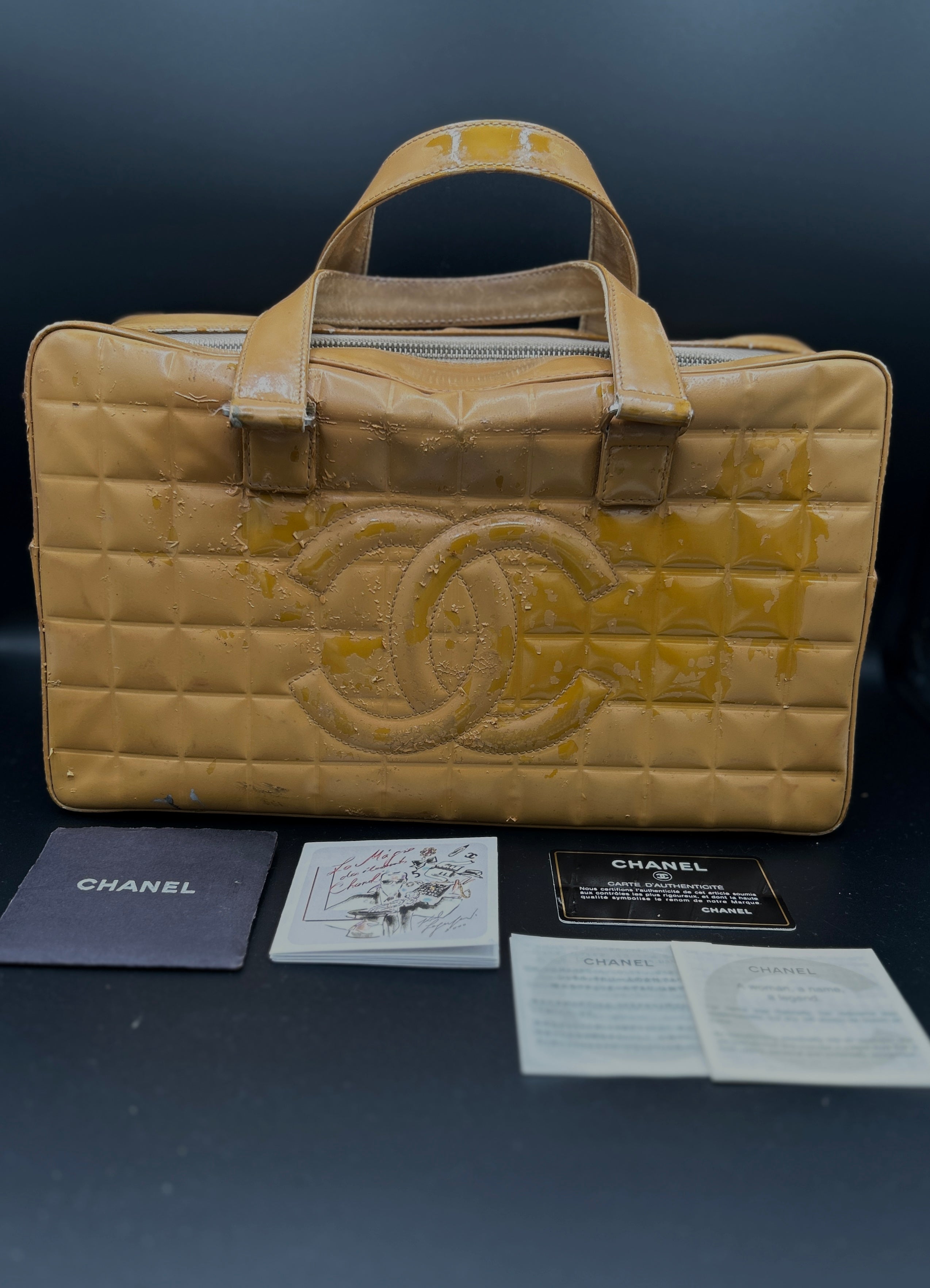 CHANEL- SAC A MAIN CHOCOLATE BAR