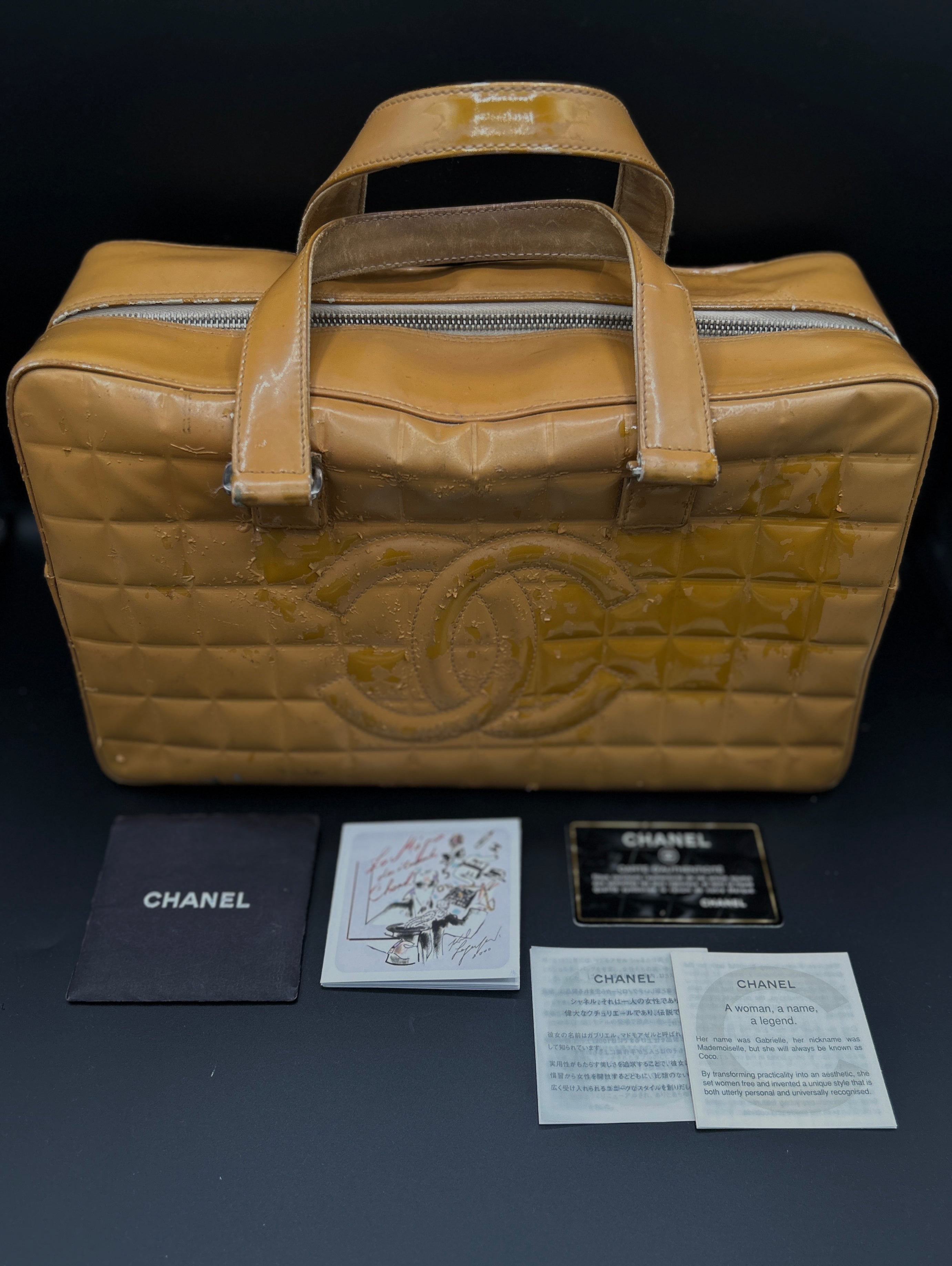 CHANEL- SAC A MAIN CHOCOLATE BAR